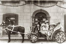 Carro alegórico en los festejos del Centenario. Saltillo, 1910.