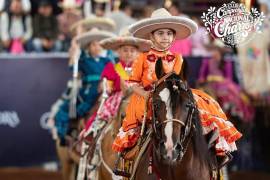 La escaramuza charra requiere de mucha pasión, disciplina y habilidad en el ruedo.