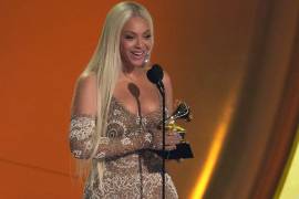 La intérprete recibió el premio en la entrega 67 de los Grammy el domingo 2 de febrero.