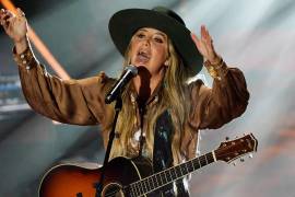 Lainey Wilson anuncia su próxima serie de conciertos tras su éxito en los Grammy 2024.