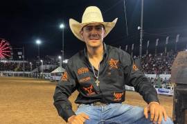 Álvaro Álvarez logra la victoria en una noche en que jinetes mexicanos y estadounidenses compitieron en el Tuff Enuff Bullriding Challenge.