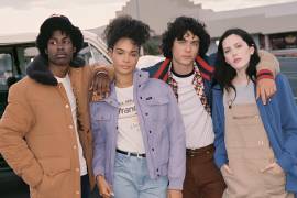 La colección fusiona el estilo ochentero de Hawkins con el legado western de Wrangler.