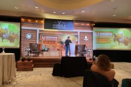 “Me siento muy honrado y considero un privilegio poder llevar mis canciones a Saltillo y al rodeo”, dijo el cantautor texano William Beckmann. FOTO: CORTESÍA RODEO SALTILLO