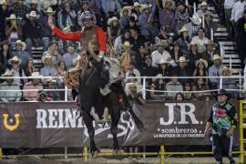 La final del Rodeo de las Estrellas 2025 representó un doble triunfo para Octavio, pues se convirtió en campeón tras montar a Cat Bird, uno de los toros más difíciles de vencer en México.