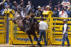 Wacey Schalla ganó la cuarta ronda de Caballo con pretal con una monta de 88.25 puntos y lidera el promedio con una suma de 346.25.