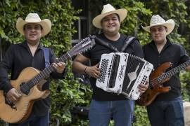 Daniel, Carlos y Emilio Yeverino de la Cruz han convertido una herencia familiar en una trayectoria musical que está por llegar a sus primeros 15 años.