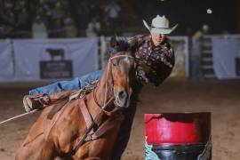 La más pequeña de los Ochoa Rivera es quien hoy honra el legado familiar, compitiendo con la mira puesta en formar nuevas generaciones de barrileras. FOTOS: CORTESÍA PAULINA OCHOA Y MARCELA RIVERA