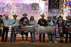 El Rodeo del Desierto se llevó a cabo en el Estadio David Yutani, de Sabinas.