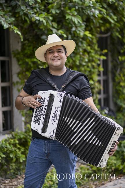 $!Eliseo Robles es considerado por Carlos como su padrino musical.