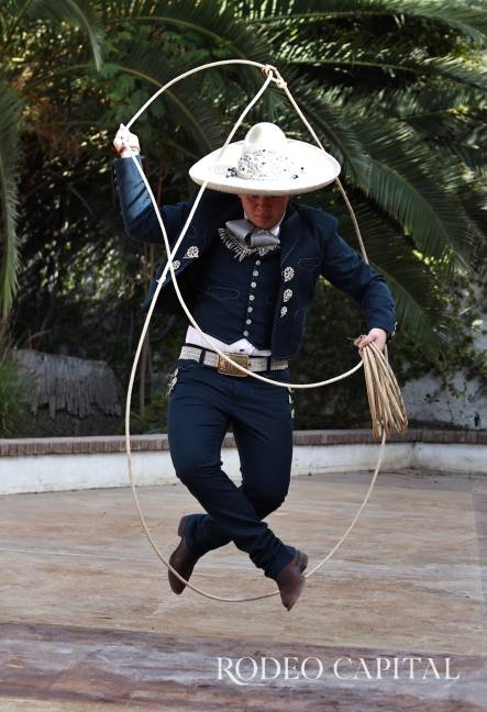 $!Ricardo Flores, es campeón juvenil de Manganas a pie en el Nacionalito charro 2025.