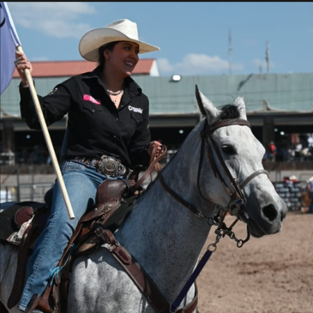 Alejandra Montalvo ganó medalla de oro en Lazo en Falso.