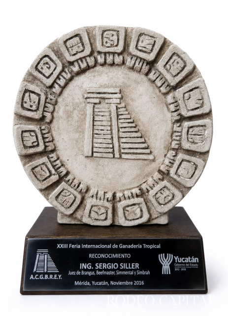 $!Su experiencia, conocimiento y ojo clínico han sido reconocidos por exposiciones ganaderas.