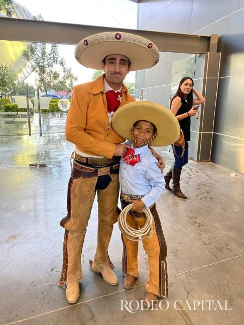 $!Jesús Fermín durante el Nacionalito 2025 con uno de sus charros favoritos, José Andrés Aceves Aceves “Chiringas”.