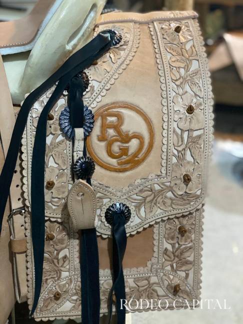 $!La réplica de una montura del siglo 19 fue uno de los mayores desafíos técnicos de su carrera.