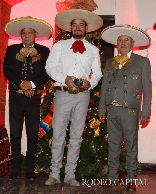 $!Everardo Gutiérrez, campeón de Pial en el ruedo.