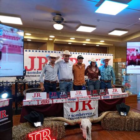 La Compañía de Rodeo 8 Segundos anunció el Xtreme Bull Riders y el espectáculo de Recortadores Profesionales de México para este domingo 31 de mayo.