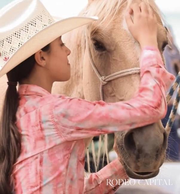$!En su corta carrera la han acompañado en la vuelta al trébol Harry Potter, Ferrero, Mazapán y Shakira.