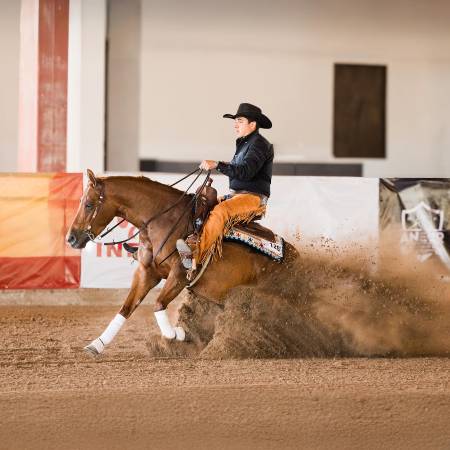 Aldo Ramón en competencia de reining sobre In My Glory Days, hija de Iceman y Gun N For Glory, en Cadereyta NL. FOTO: CORTESÍA ALDO RAMÓN
