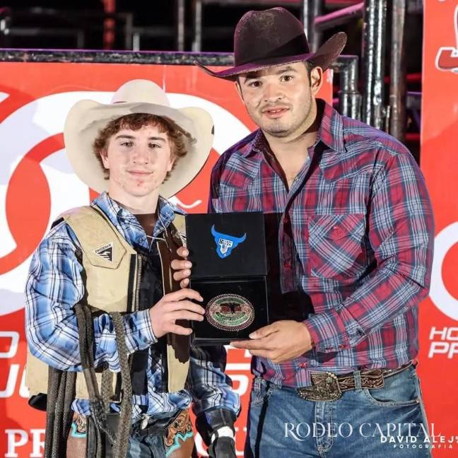 $!Antes de liderar la PRCA, Noah ya había conquistado las arenas de Coahuila con triunfos en Acuña y Ramos Arizpe.