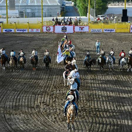 Entre la competencia del domingo en la Arena 8 Segundos hubo un momento dedicado al jinete Eliud Aranda, que justo en este lugar se despidió con su última monta.