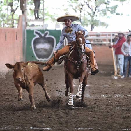 El Campeonato Nacional de la Manzana reunió durante cuatro días a equipos de charros y escaramuzas de entidades como Durango, San Luis Potosí, Tamaulipas, Aguascalientes, Nuevo León, Chihuahua y Coahuila.