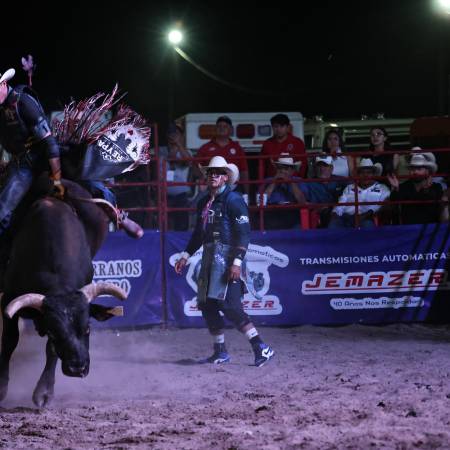 El próximo 27 de agosto, Álvaro Álvarez iniciará su participación en Barretos, pero antes se coronó campeón del International Bull Riding Challenge, en Las Encinas.