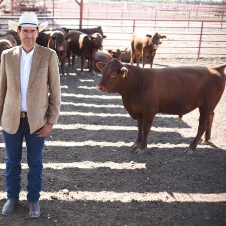Homero Amezcua Villarreal, presidente de la Unión Ganadera Regional de Coahuila, dice que el estado está listo para incorporarse a las siguientes etapas de la reapertura. FOTO: JORGE VELAZCO