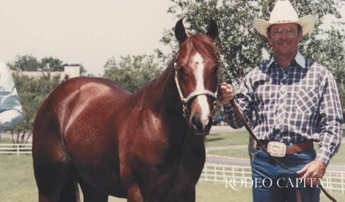 $!Junto a Bill Freeman, pieza fundamental en el origen de su historia.