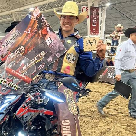 Suma Luis Porto otro triunfo con hebilla y motocicleta incluída