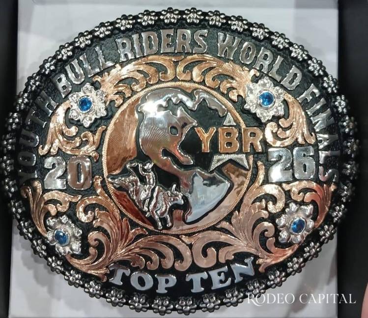$!Máximo ostenta una de las hebillas de este importante evento realizado anualmente en Abilene, Texas.