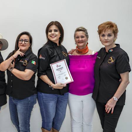 La certificación con la Asociación Mundial de la Barbacoa es un paso clave para la Asociación de Mujeres Parrilleras Latinoamericanas. FOTO: OMAR SAUCEDO