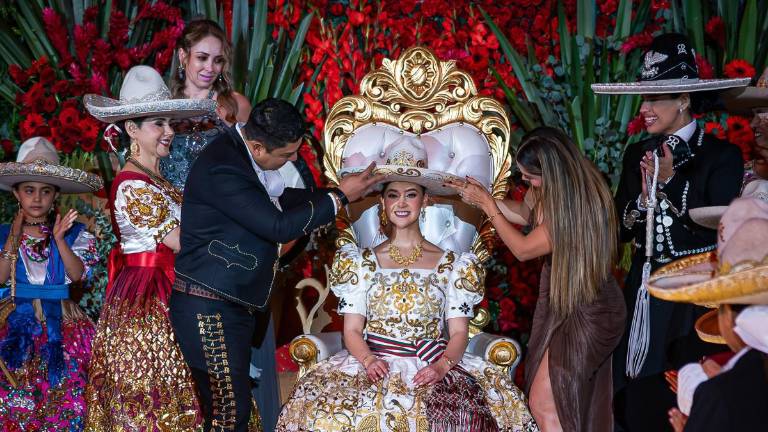 La regiomontana Estefanía Sepúlveda Quintanilla fue coronada como reina nacional de la Federación Méxicana de Charrería en la Plaza de Toros Monumental El Paseo “Fermín Rivera” de San Luis Potosí.