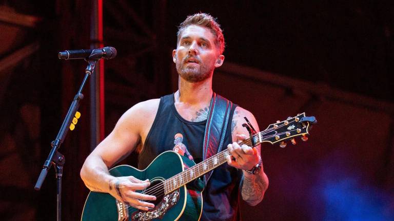 Brett Young pondrá el estilo romántico al country el domingo 18 de octubre en el Rodeo Saltillo.