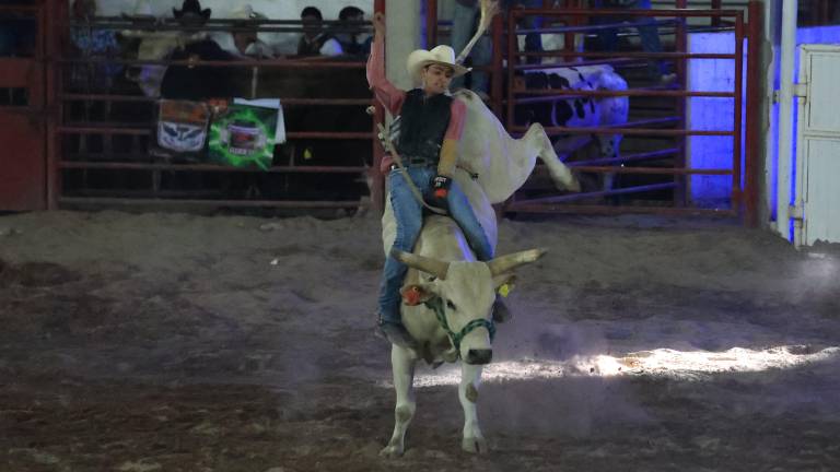 En una de las atracciones principales, la monta de toros, participarán jinetes provenientes de Monclova, Saltillo, Aguascalientes y Zacatecas.