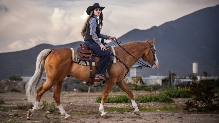 La atleta mexicana se convirtió en la primera en recibir la prestigiosa “Claude Mullins Memorial Scholarship Award”.
