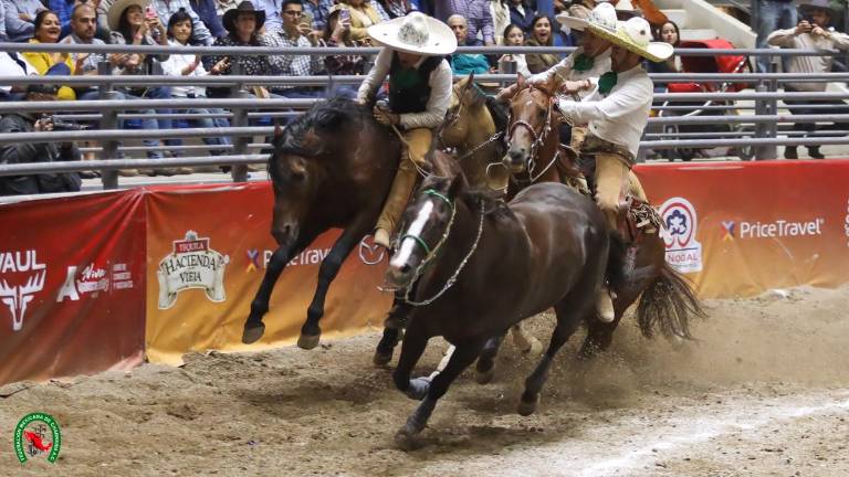 Este emocionante paso de la muerte le dio el boleto a José Andrés Aceves Aceves a la final nacional de Charro completo. Fotos: Federación Mexicana Mexicana de Charrería