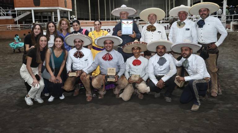 El equipo de casa, Valle de Saltillo fue el ganador absoluto de las dos fases para elegir a los representantes de Coahuila en el Congreso y Campeonato Nacional Charro que iniciará el 8 de octubre en San Luis Potosí.