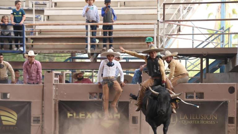 En el Lienzo Charro Profr. Enrique González Treviño se reconocerá la trayectoria de don Macario González y se celebrará el aniversario del recinto.