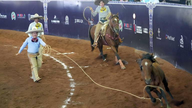 A cada suerte charra que ejecutan los niños y jóvenes de Charros 21, le anteceden horas de entrenamiento, paciencia y constancia.