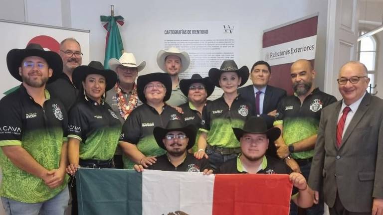 El equipo visitó el Instituto Cultural de México en Viena. FOTOS: CORTESÍA