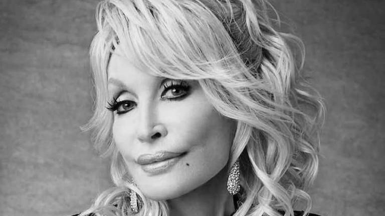 La cantante de country falleció a los 80 años por problemas de salud.