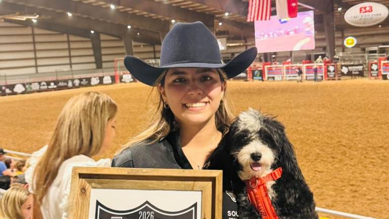 Gracias a su esfuerzo y talento, Adriana Gutiérrez recibió esta beca que se entrega anualmente en honor al vaquero Casey Cordell.