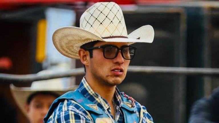 Erick Rodríguez fue pisado por el toro durante un rodeo en Aguascalientes, pero su familia reportó que ya se encuentra en recuperación.