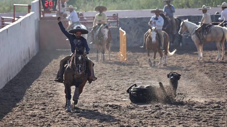 El Circuito Charro Coahuilense es una competencia que se desarrolla durante todo el año en diferentes lienzos de la ciudad.