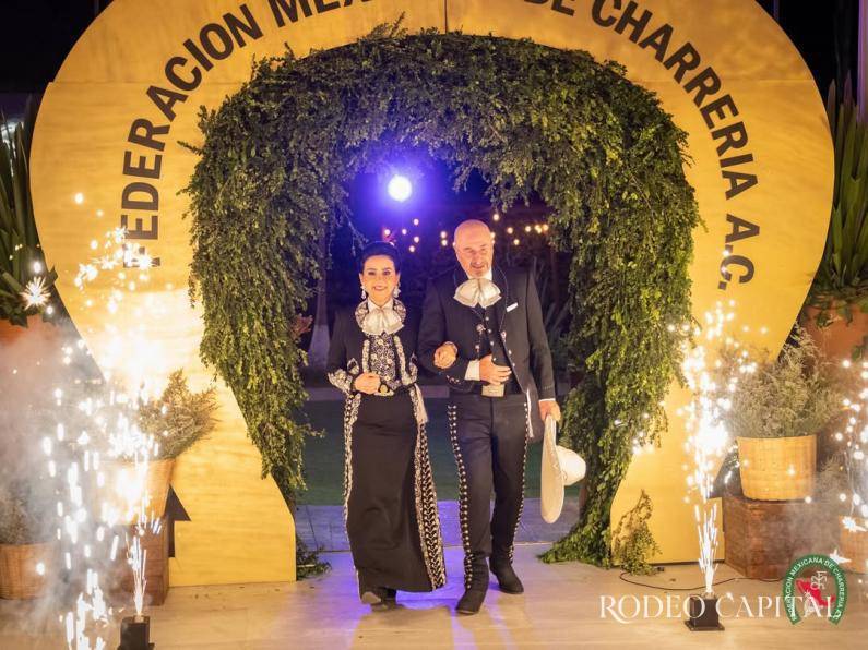 $!Coronan a María Elena I como reina de la categoría Charro Mayor