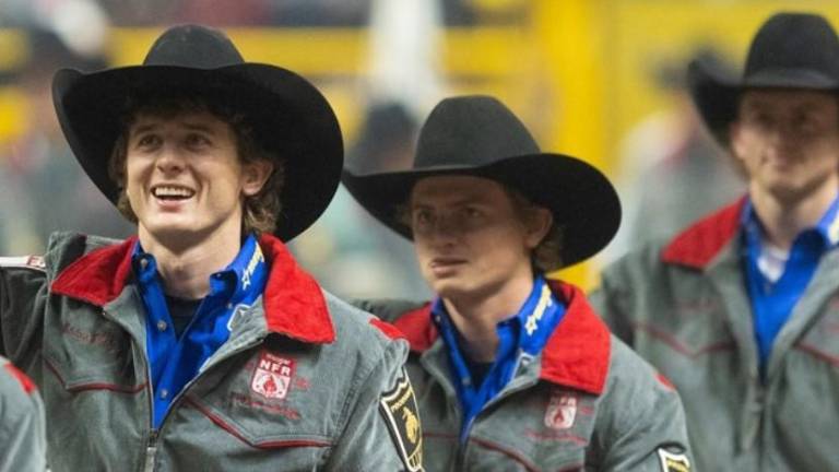 Stetson Wright logró una monta de 89.75 puntos, su hermano Statler de 88 y Ryder de 86.5 en la octava ronda del viernes en la NFR.