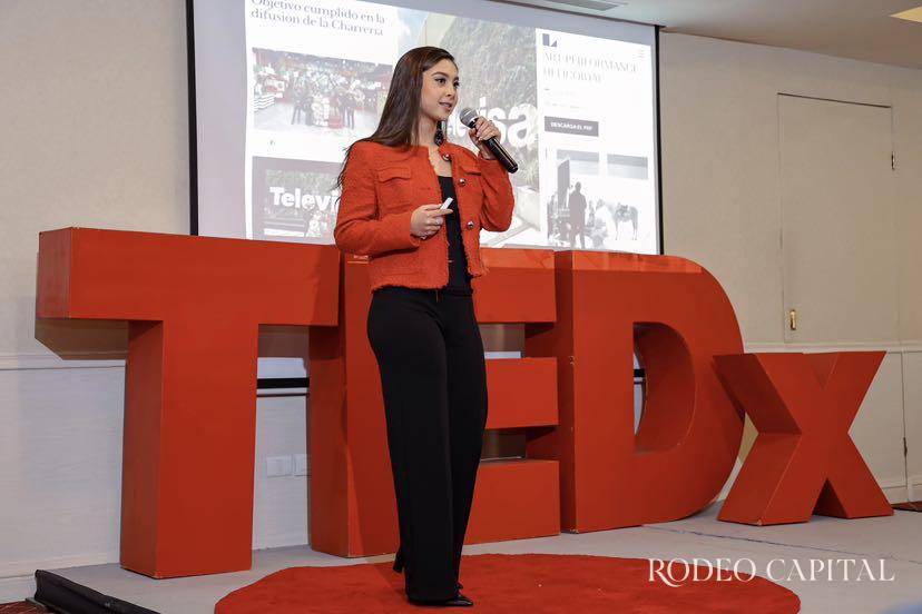 $!Su historia de vida la ha llevado a impartir conferencias para motivar a las personas a seguir sus sueños.