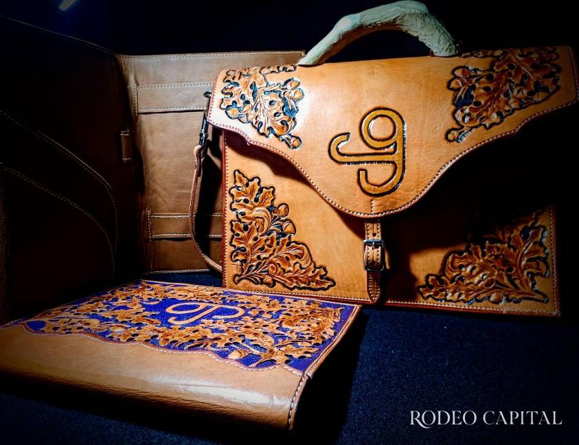 $!Cada pieza comienza con un trazo a mano y termina convertida en legado familiar.