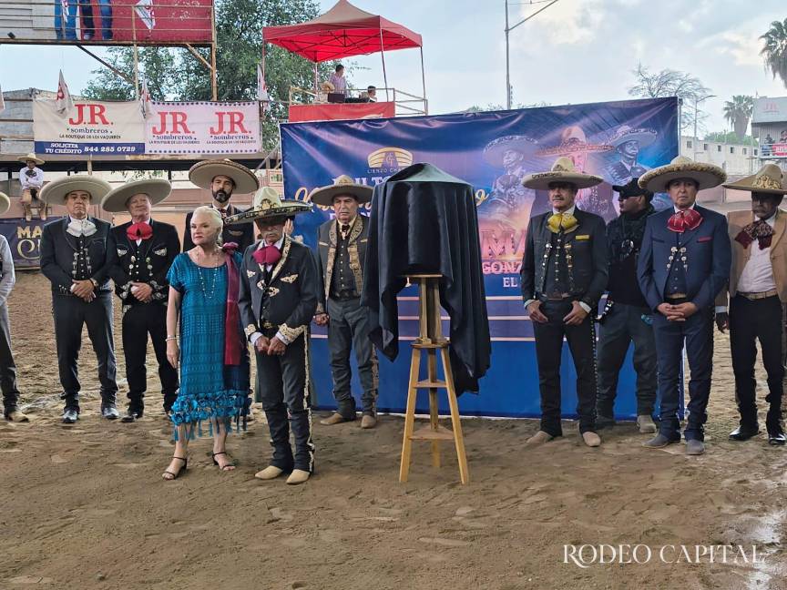 $!Con gran emotividad se vivió este homenaje a una leyenda saltillense de la charrería, don Macario González.