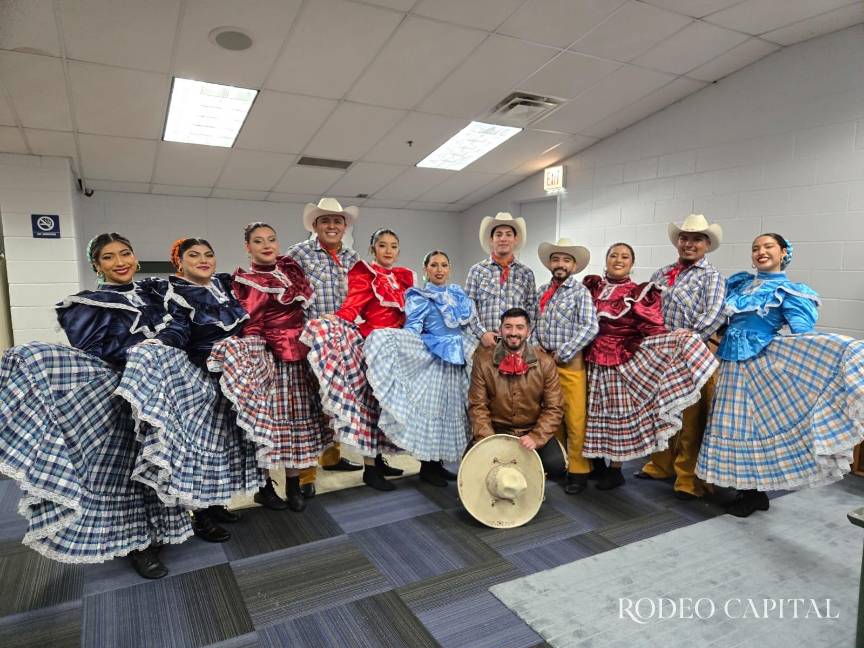 $!Orgullo y tradición es la que suma con el Ballet Folklórico de Chicago.